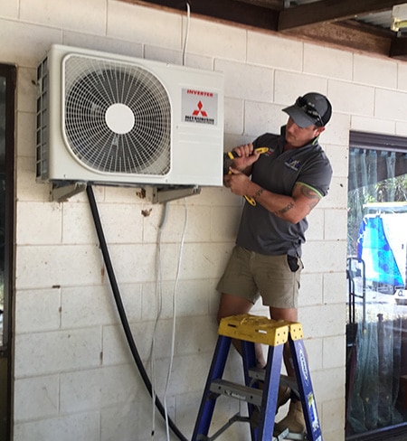 Thor Installing a Mitsubishi Heavy Industries Air Conditioning Unit